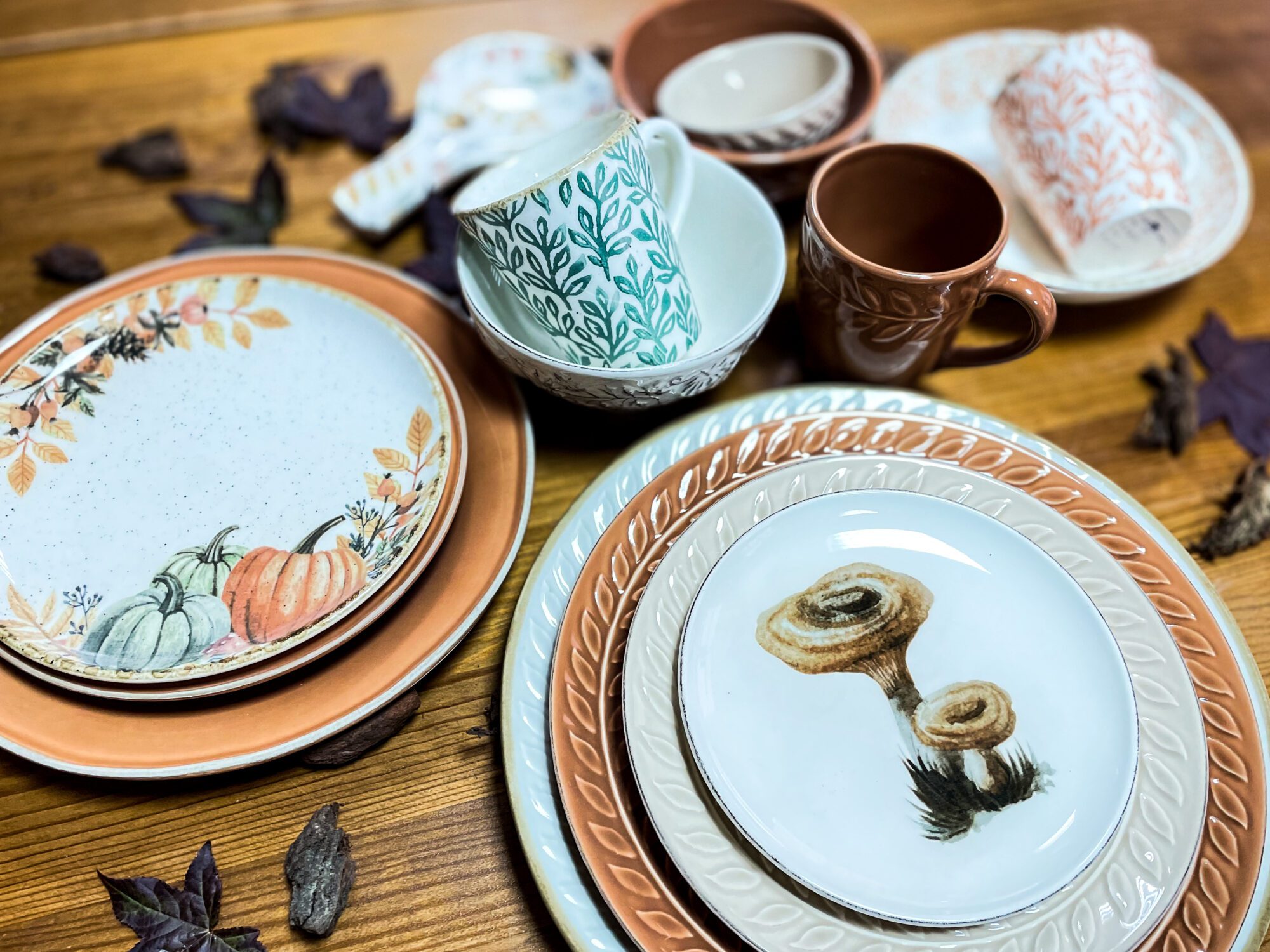 Autumn tableware